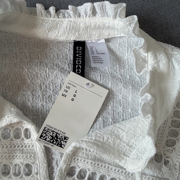 NWT H&M Divided Ruffle White Long Sleeve Top Large - Picture 2 of 6
